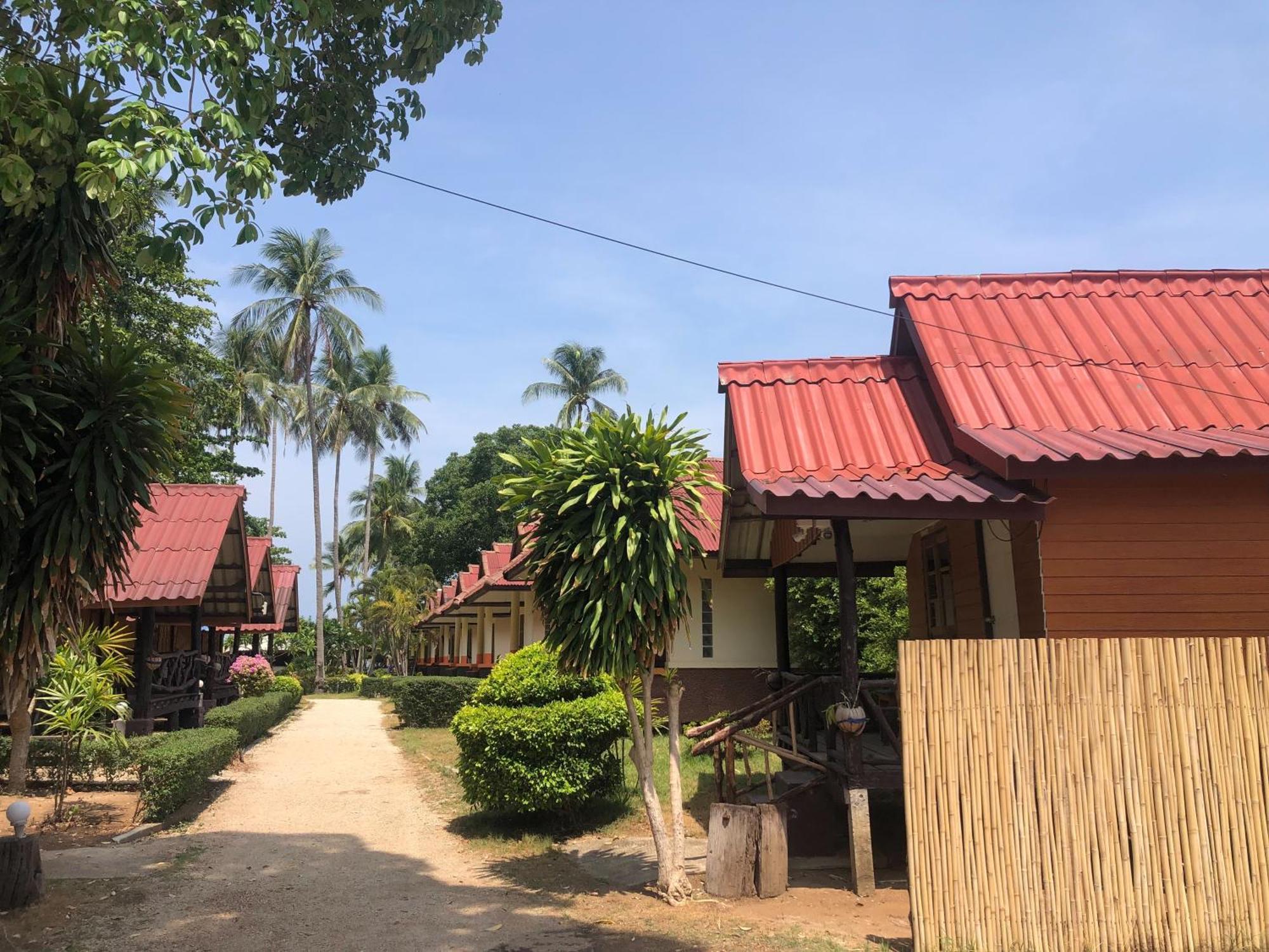 Moonwalk Lanta Resort Ко-Ланта Экстерьер фото